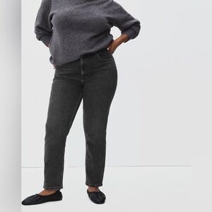 Everlane The Curvy Cheeky Straight Jean in Washed Black - Size 25